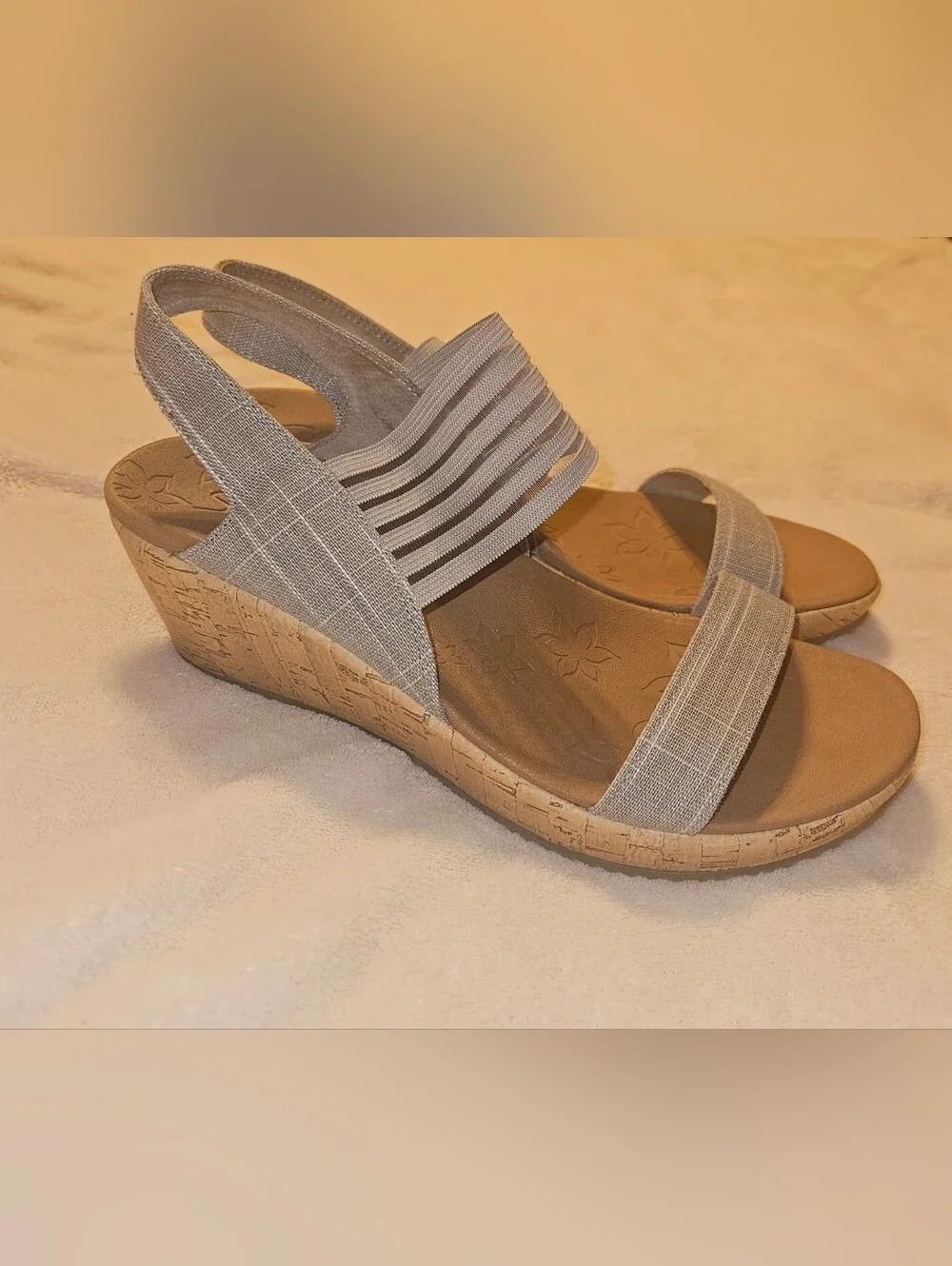 Skechers Womens LUXE FOAM Wedge Sandal Size 10